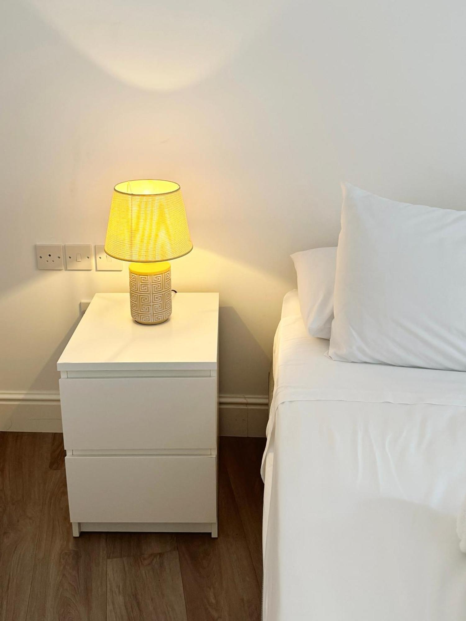 Deluxe City Centre Two Bedroom - Grand Central House Gibraltar Exterior photo